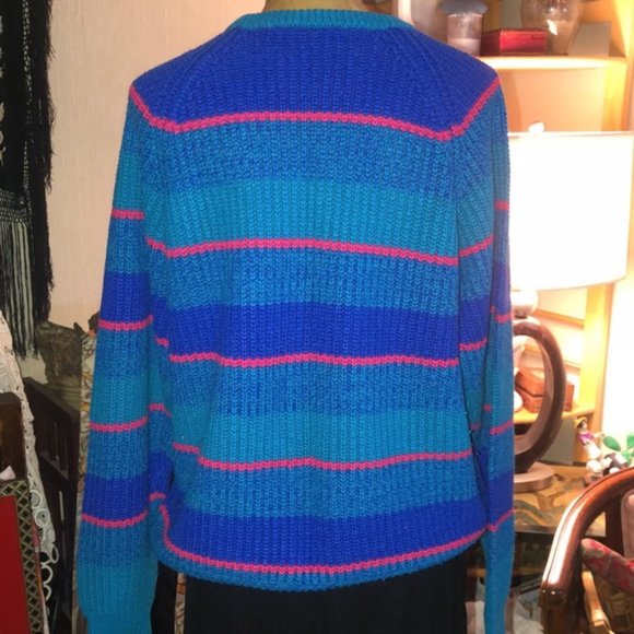 Vintage 1980’s acrylic, striped sweater with vintage butterfly brooch- teal blue - Picture 5 of 9